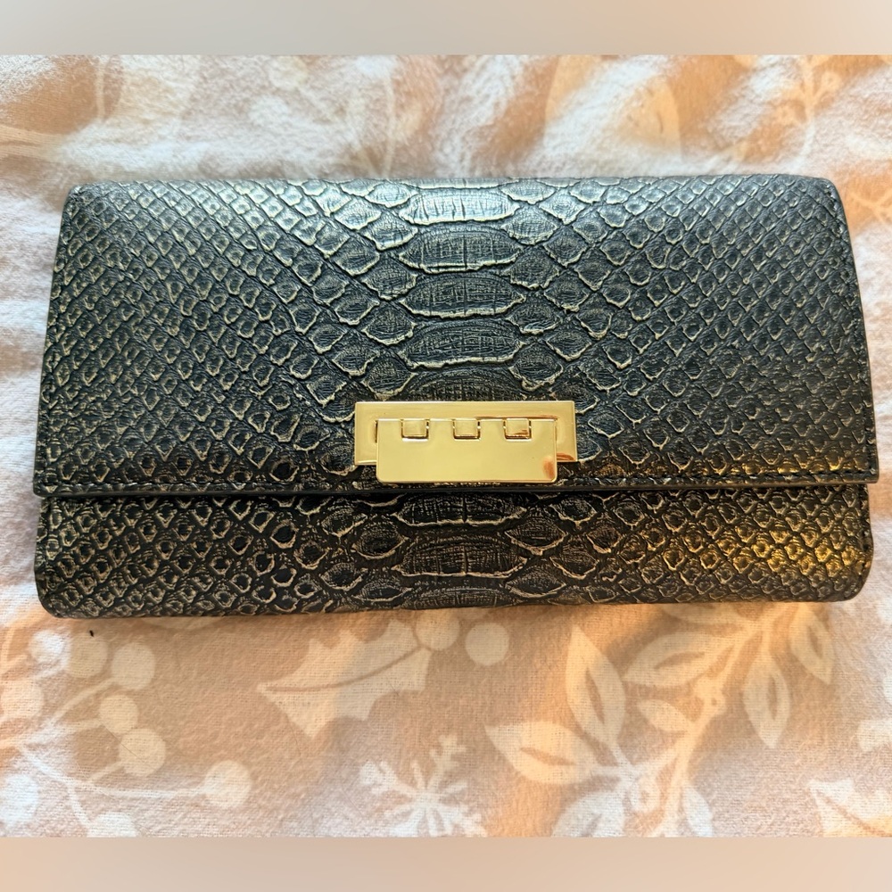 NWOT Zac Posen snake print Black and Gold wallet